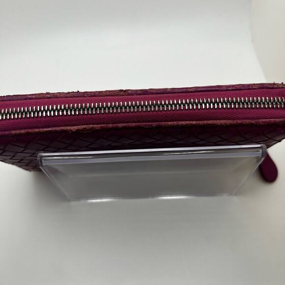 GUC Bottega Veneta Purple Zip Wallet - Picture 4 of 11